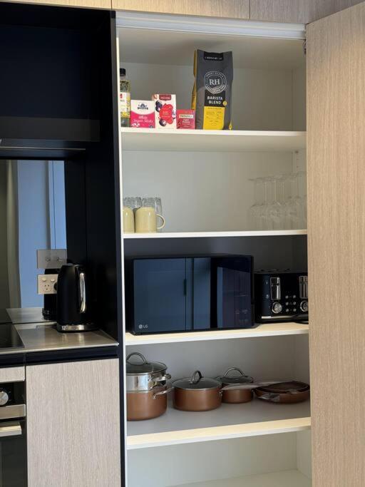 Apartament Black-Luxe Living In The Heart Of City Christchurch Zewnętrze zdjęcie