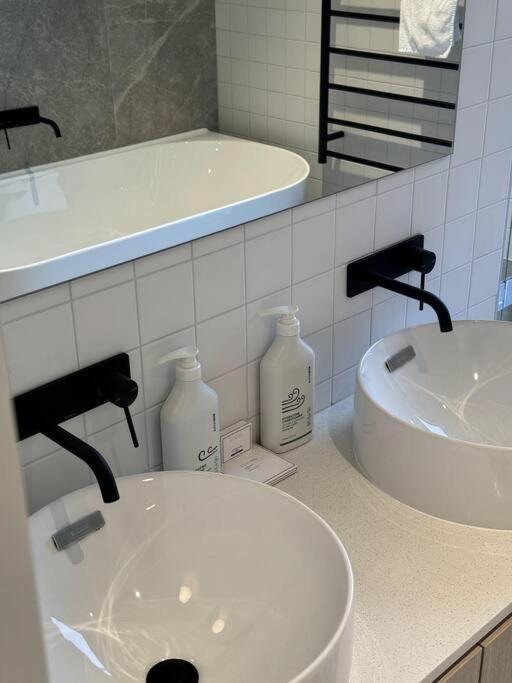 Apartament Black-Luxe Living In The Heart Of City Christchurch Zewnętrze zdjęcie